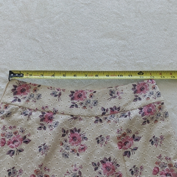 Elegant Floral A-Line Skirt in Cream and Purple - Picture 7 of 13